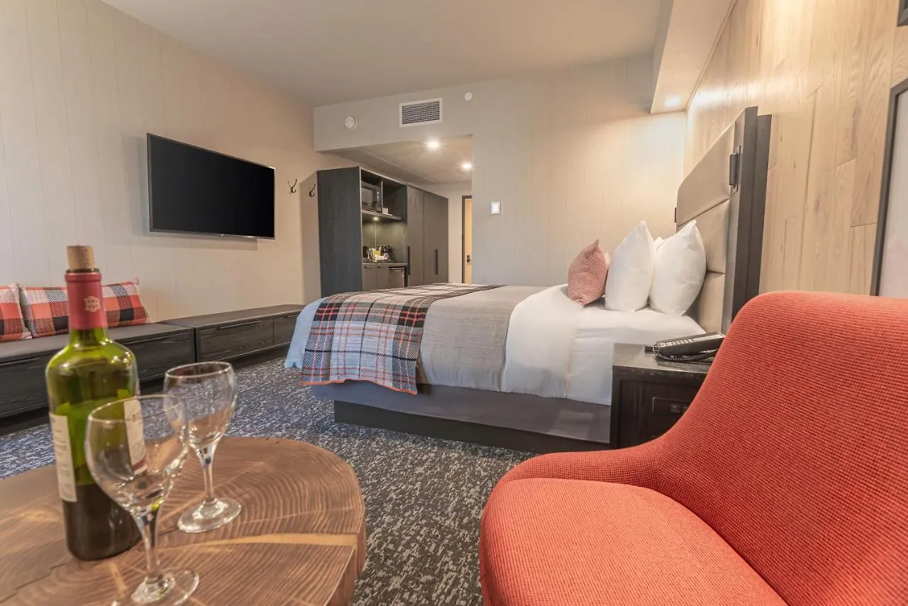 Peaks Hotel And Suites Banff 3*,