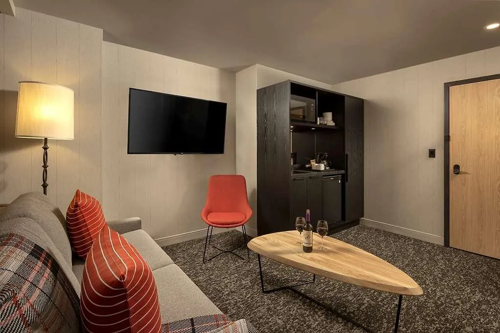 Peaks Hotel And Suites Banff