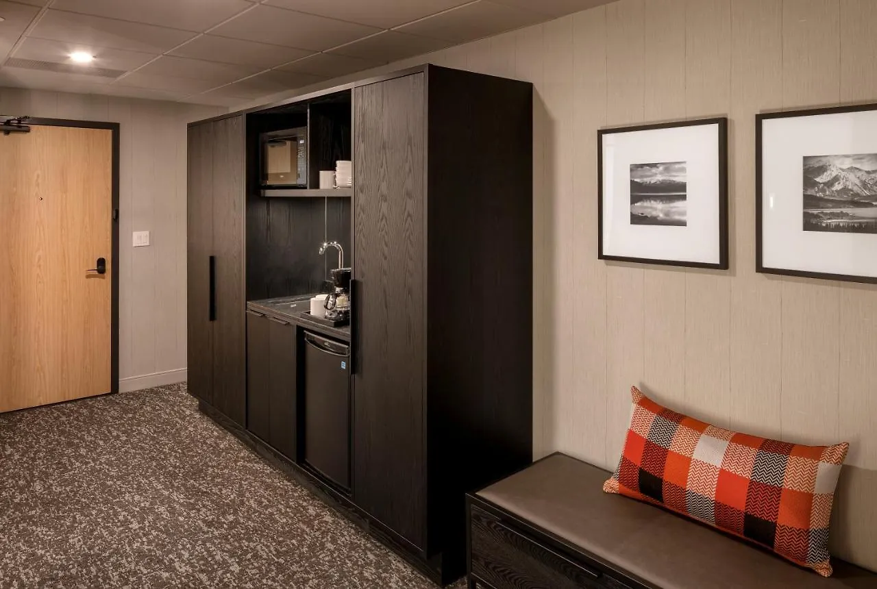 Peaks Hotel And Suites Banff